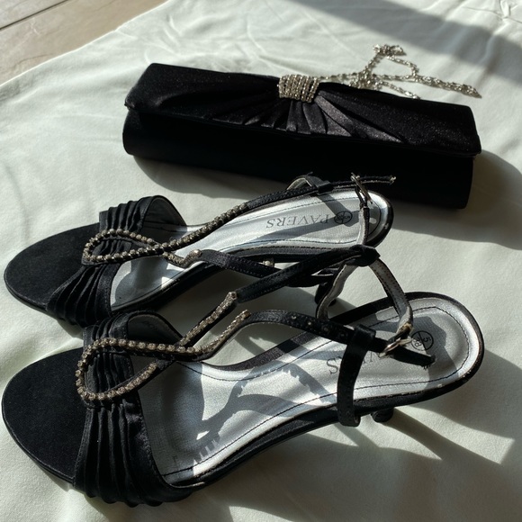 Pavers Kitten Heels with matching Clutch bag set. - Picture 2 of 3